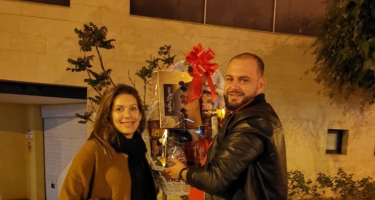 Nuestra flamante ganadora de la cesta de Navidad celebrando el pasado 11 de diciembre